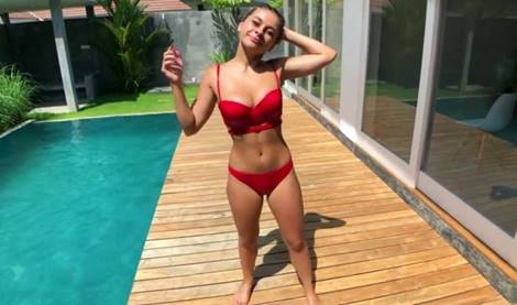 Простая деревенская русская девчонка жестко трахается с начальником на работе!