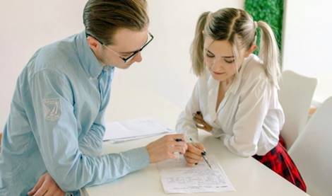 Помогаю русской студентке с экзаменами: нежный трах и кремпай в киску!