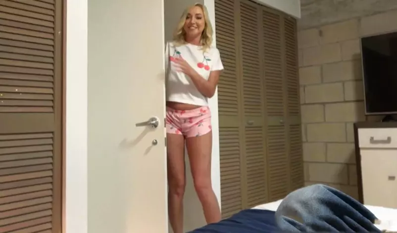 Пьяная сестра трахается с братом и принимает сперму внутрь! Жесткий инцест кремпай