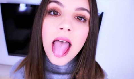 Красивая брюнетка с подружкой блондинкой минетят толстый хуй порно агента на кастинге