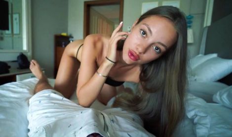 Красотка сестра ревнует своего русского брата к другой девушке и потому соблазняет того на инцест