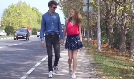 Русская девушка согласилась на свидание, но по факту на секс