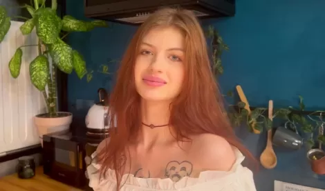 Русский Иван лишился девственности с красивой рыжухой, а хотел свитер с оленями на Новый год