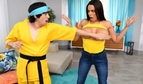 Бездельник пасынок только то и делает что трахает мачеху