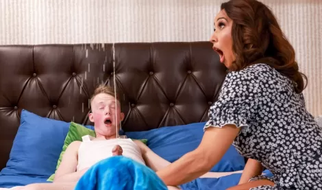 Мачеха заставляет пасынка кончать раз за разом и по назначению использует член стоячий